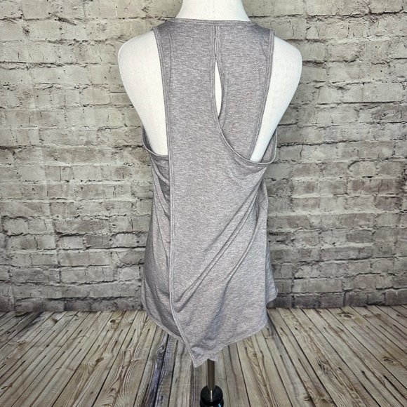 Athleta Essence Vital Gray Tie Back Athletic Workout Tank‎ Size Medium - Picture 5 of 10